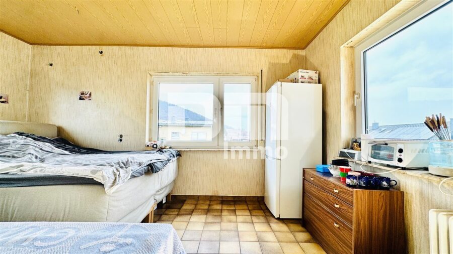 Gepflegtes Ein / Zweifamilienhaus mit Doppelgarage in begehrter Ortsrandlage von Zierenberg - WE2 OG Esszimmer